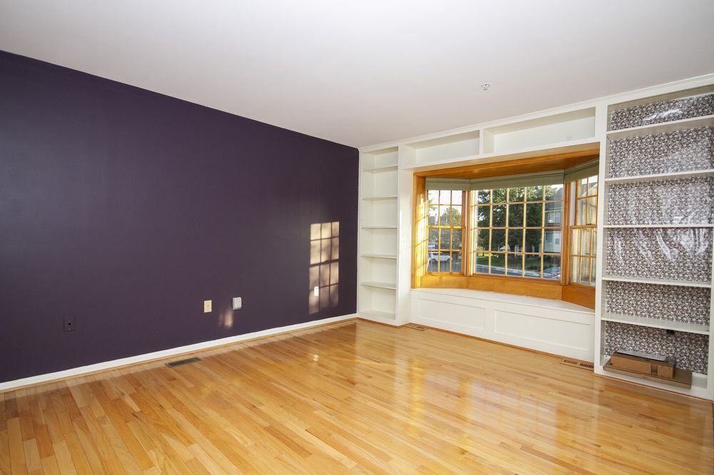 1309 Waterway Ct - Photo 3 of 23