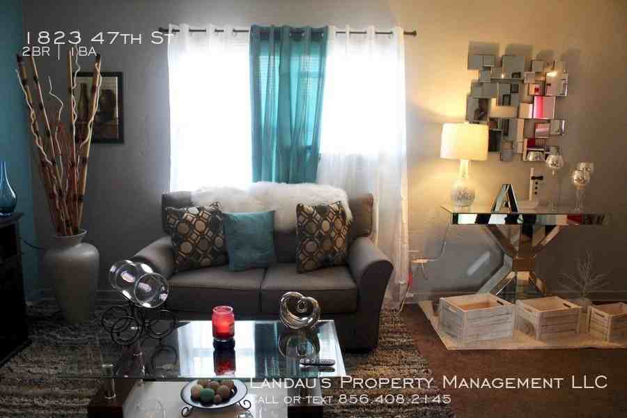 1823 47th St - Photo 2 of 15