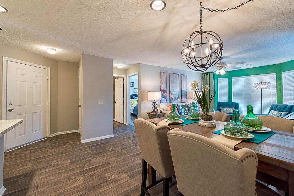 100 Caledon Court - Photo 2 of 9