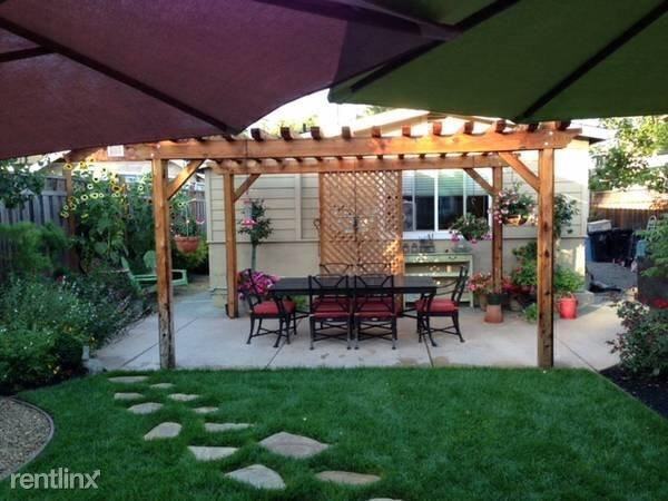 1035 Clintonia Ave - Photo 3 of 10