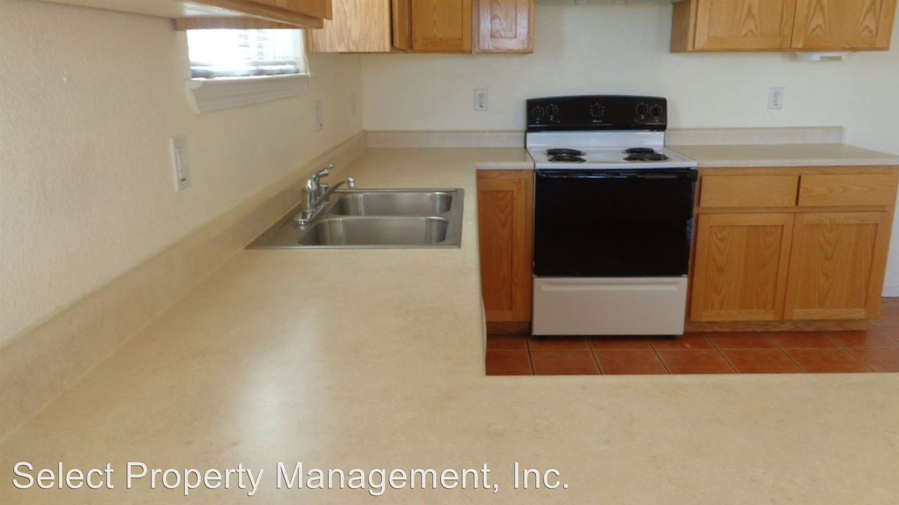 2497 Walnut Ave - Photo 3 of 6