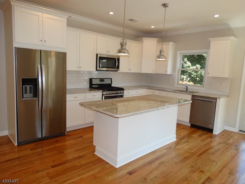 231 N 9th St - Photo 2 of 11