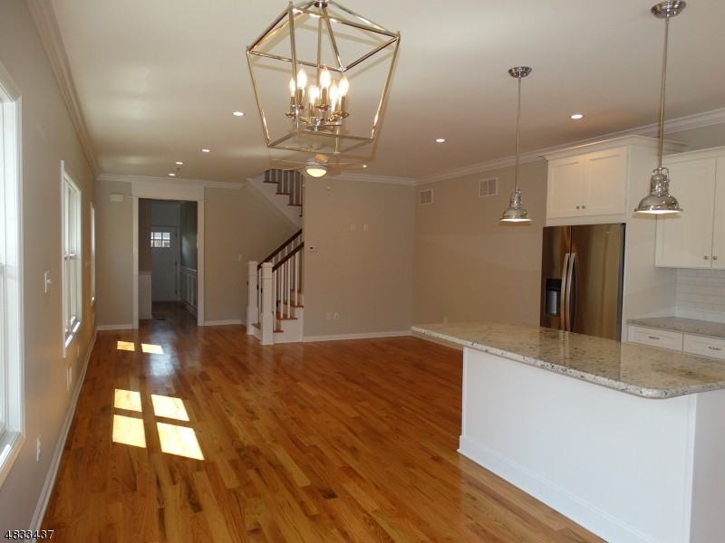 231 N 9th St - Photo 3 of 11