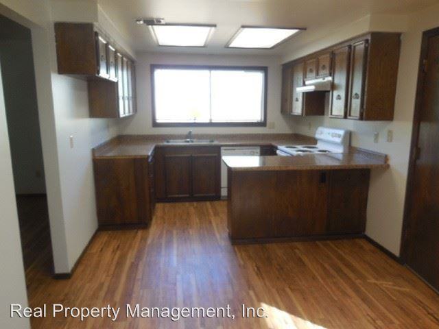 1180 Ruthie Ln - Photo 3 of 12