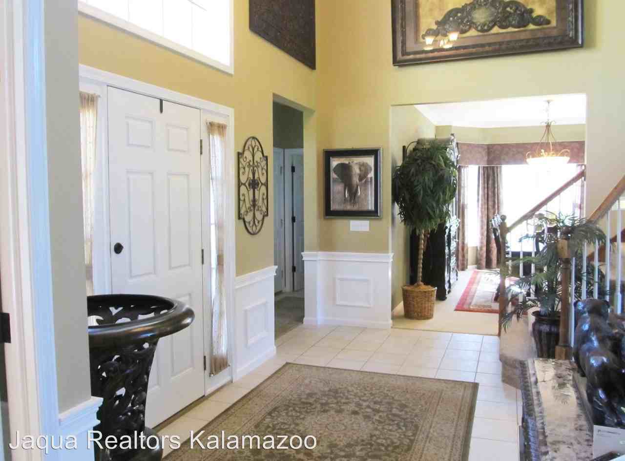 6204 Deer Run - Photo 3 of 24