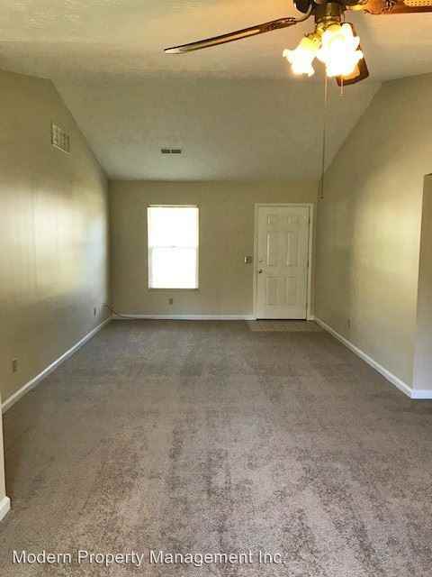 108 Woodland Park Cir - Photo 2 of 15