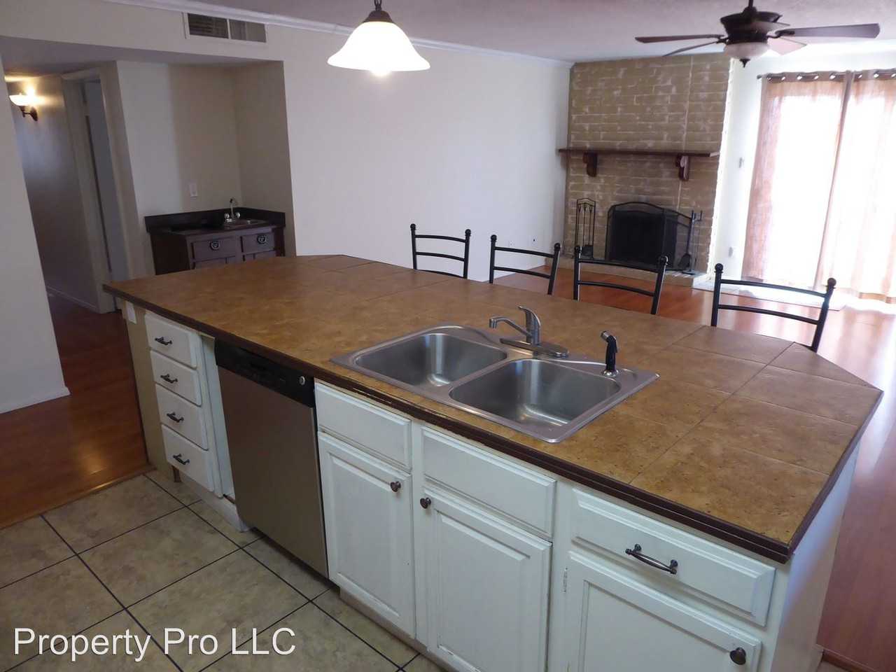 3833 Espejo St NE - Photo 3 of 30