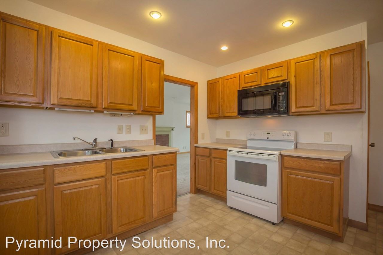 1716 23rd St - Photo 2 of 14