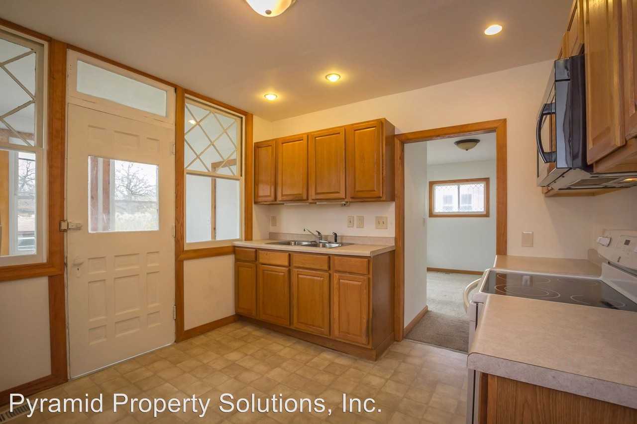 1716 23rd St - Photo 3 of 14