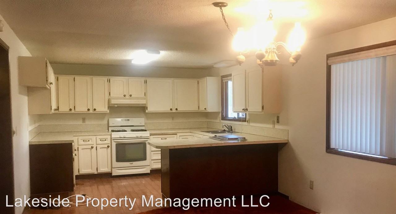 1742 Logan St - Photo 2 of 7