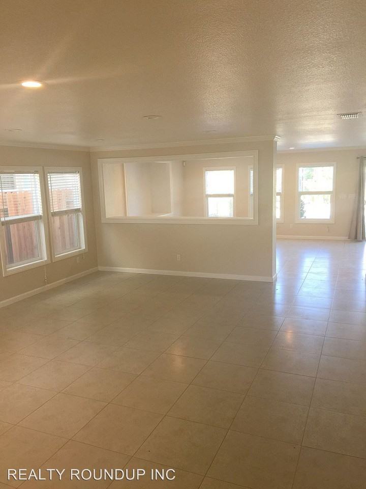 10133 Clairina Way - Photo 2 of 23