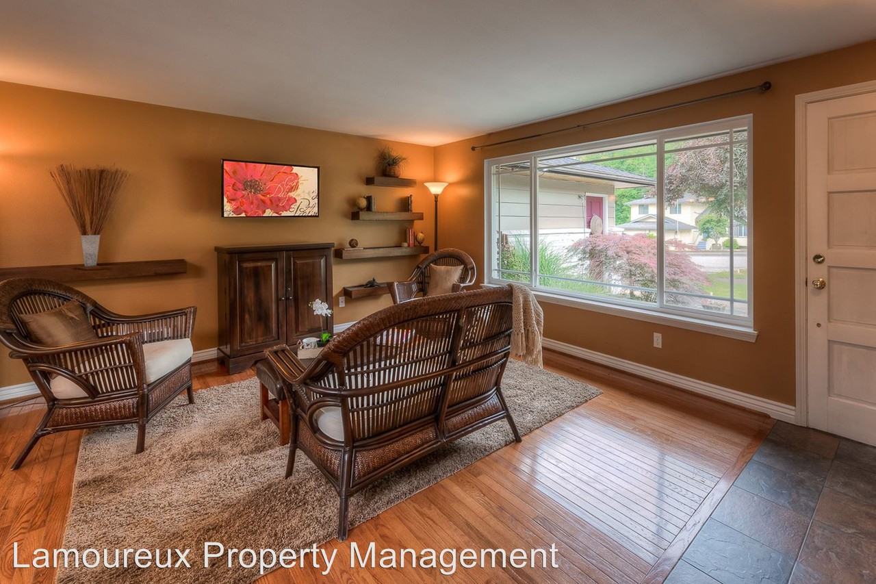 3201 56th St SW - Photo 3 of 28