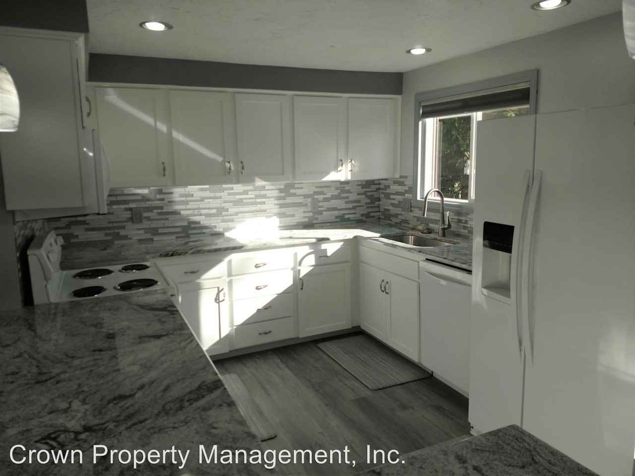 12294 Summit Loop SE - Photo 2 of 12