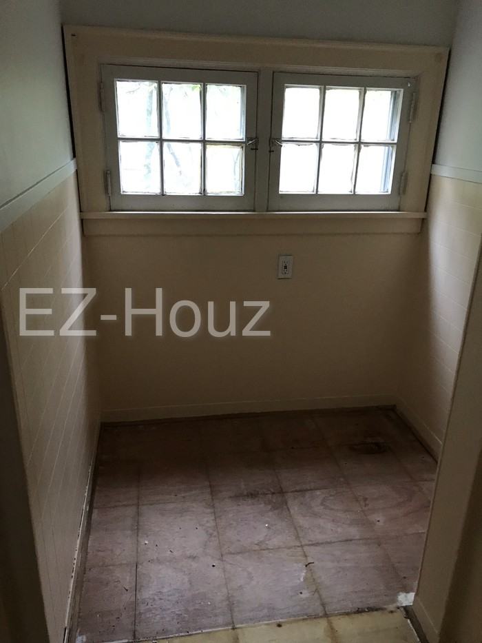 473 Woodlawn Ave - Photo 3 of 17