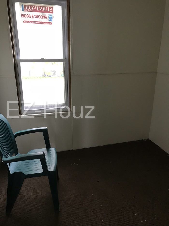 60 Pershing Ave - Photo 2 of 13