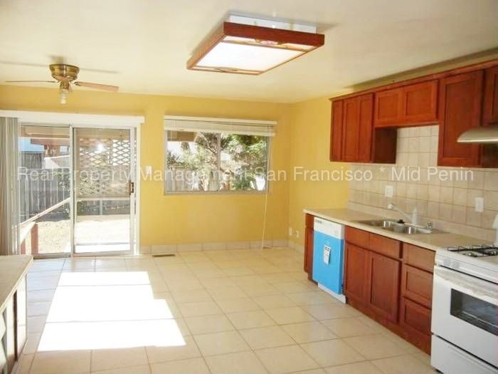 77 Escanyo Dr - Photo 3 of 7