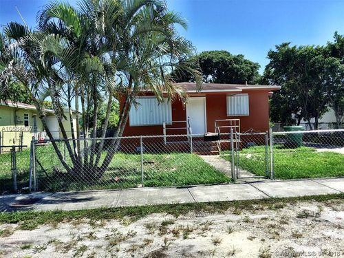 822 NW 113th St #1 - Photo 2 of 8