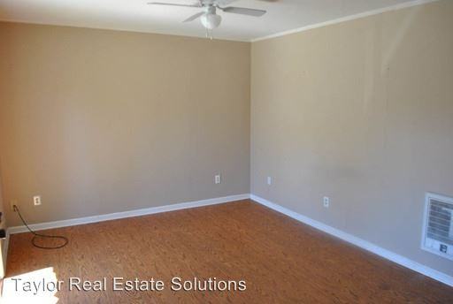 706 1/2 2nd Street NE A - Photo 3 of 4