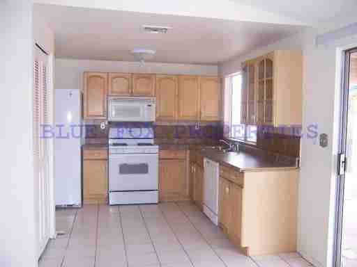 2561 W Vereda Amarillo - Photo 3 of 5