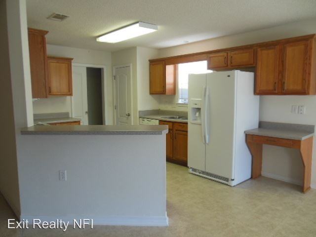 1475 Camrose PI - Photo 3 of 12