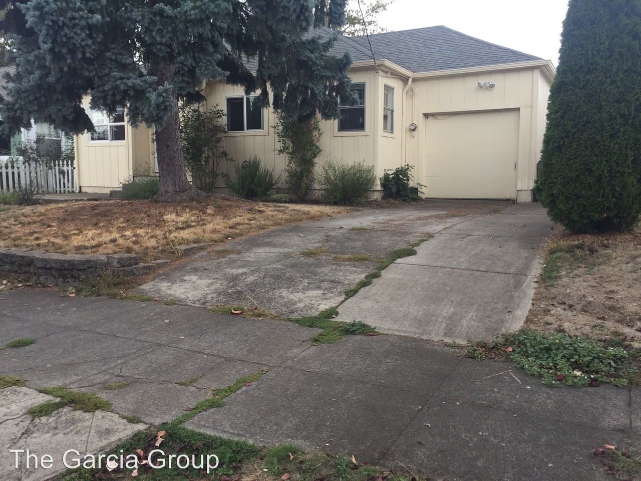 8055 SE Market St - Photo 3 of 24