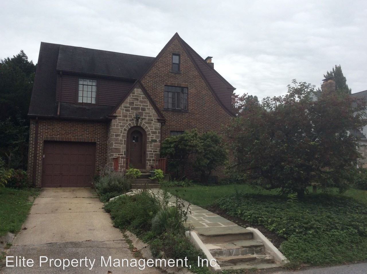 328 Old Garden Ln - Photo 2 of 27