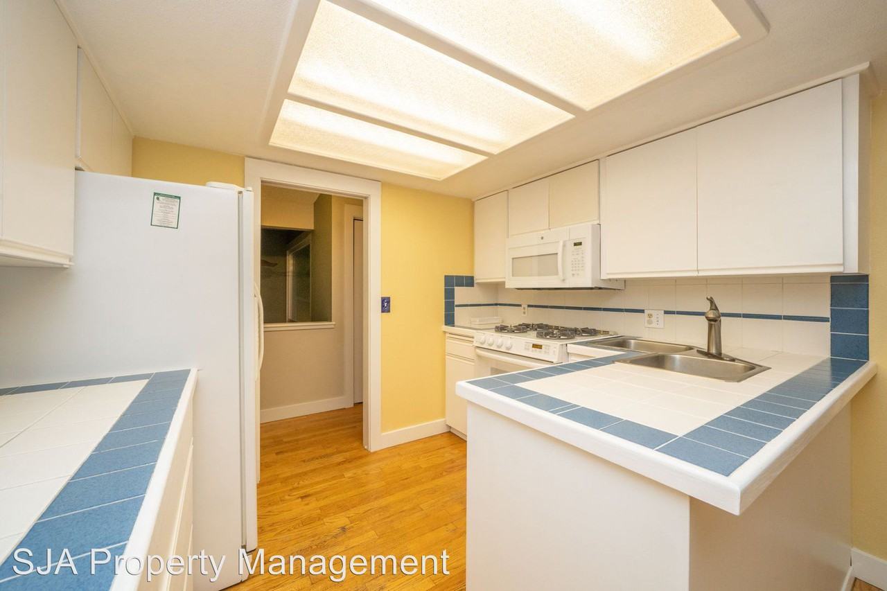 5005 NE 197th St - Photo 2 of 10