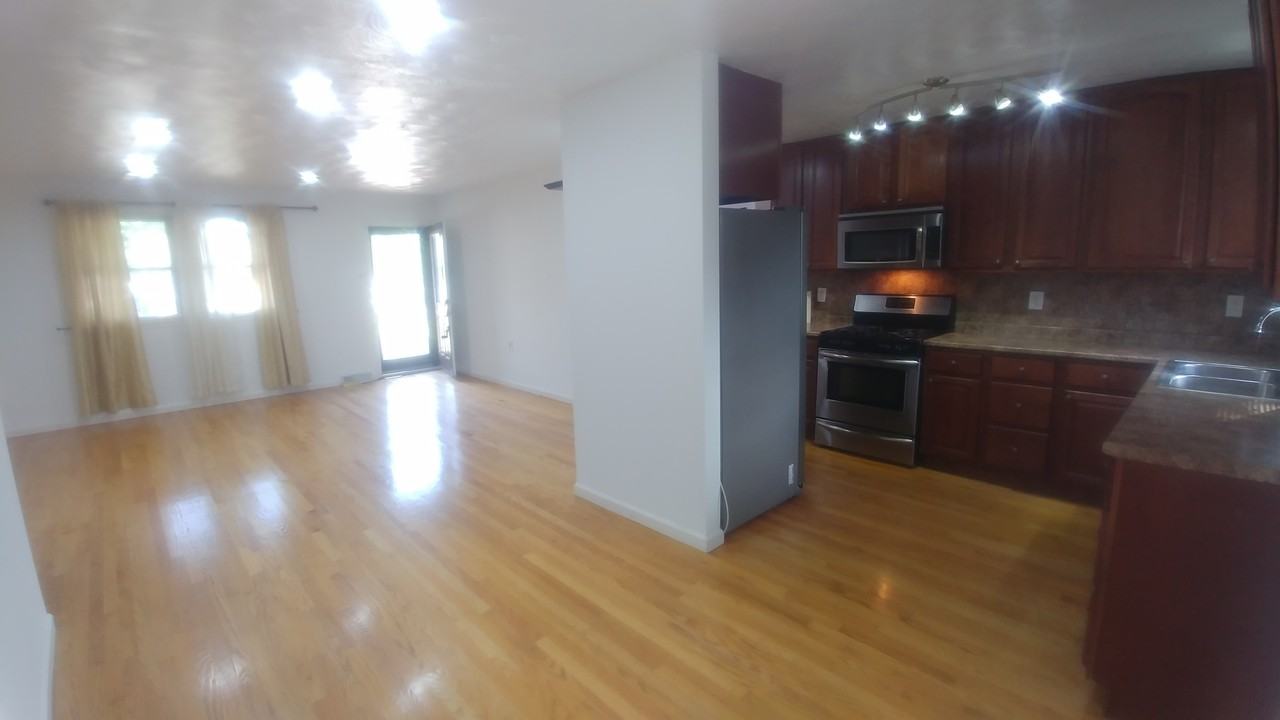 9118 Radiom Dr - Photo 3 of 13