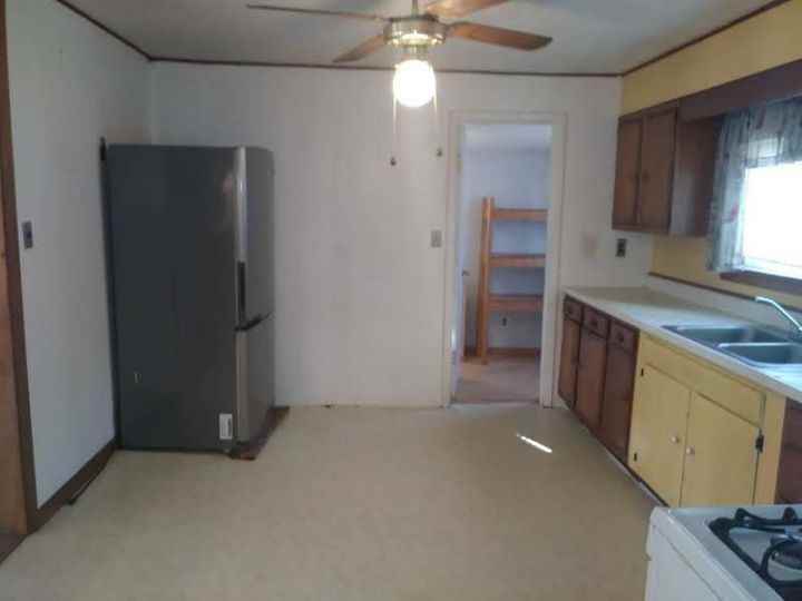 417 Grant Ave S - Photo 2 of 7