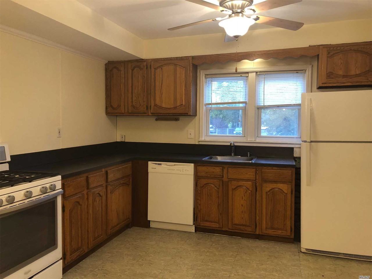 170 Falcon Ave - Photo 2 of 12