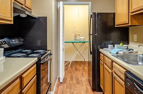 1651 Knollwood Dr. - Photo 4 of 13