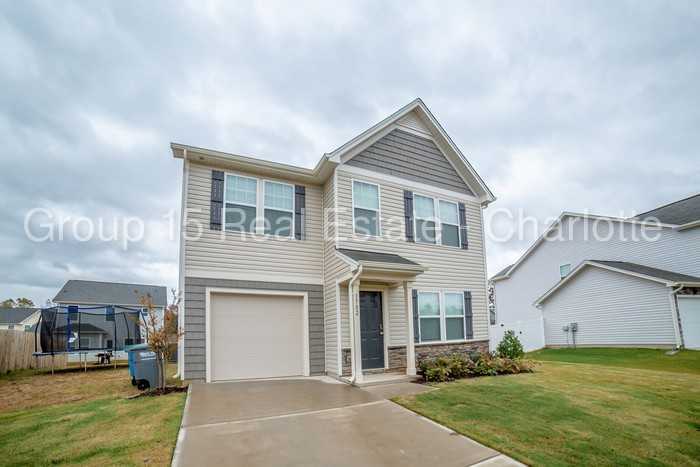 1702 Sawtooth Court - Photo 2 of 33