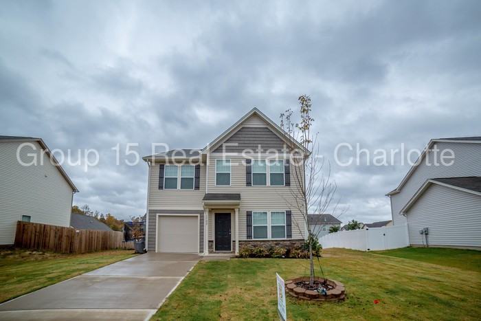 1702 Sawtooth Court - Photo 3 of 33