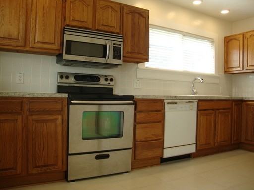 1247 S Sullivan St - Photo 3 of 15