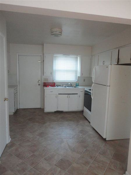 771 Lillian St - Photo 3 of 12