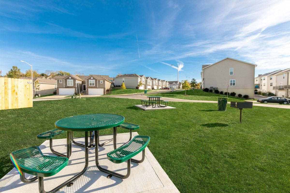 Parkway Oaks - Photo 3 of 17