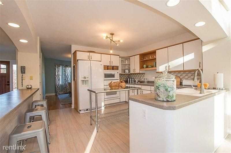 209 Horizon Dr - Photo 2 of 3