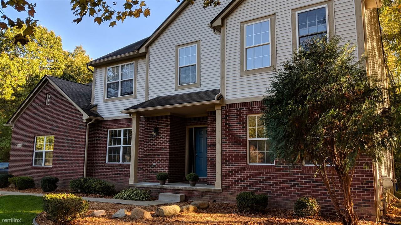 2827 Pine Bluffs - Photo 2 of 34