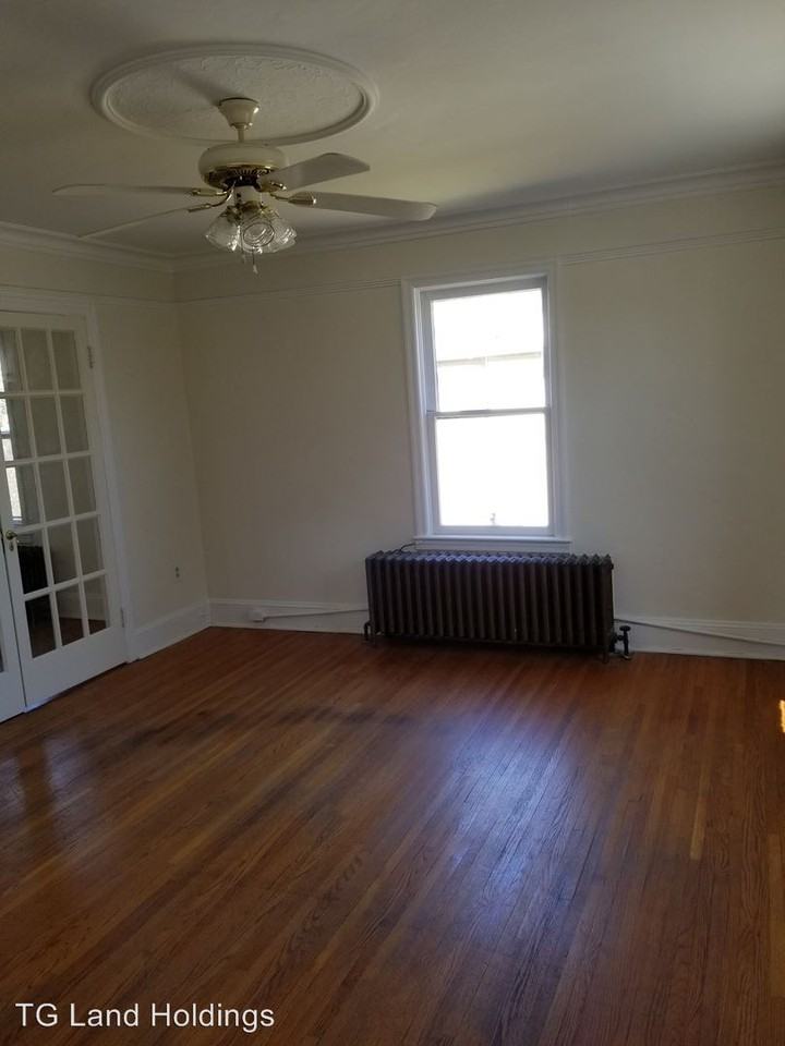 5961 King St #1 - Photo 3 of 9