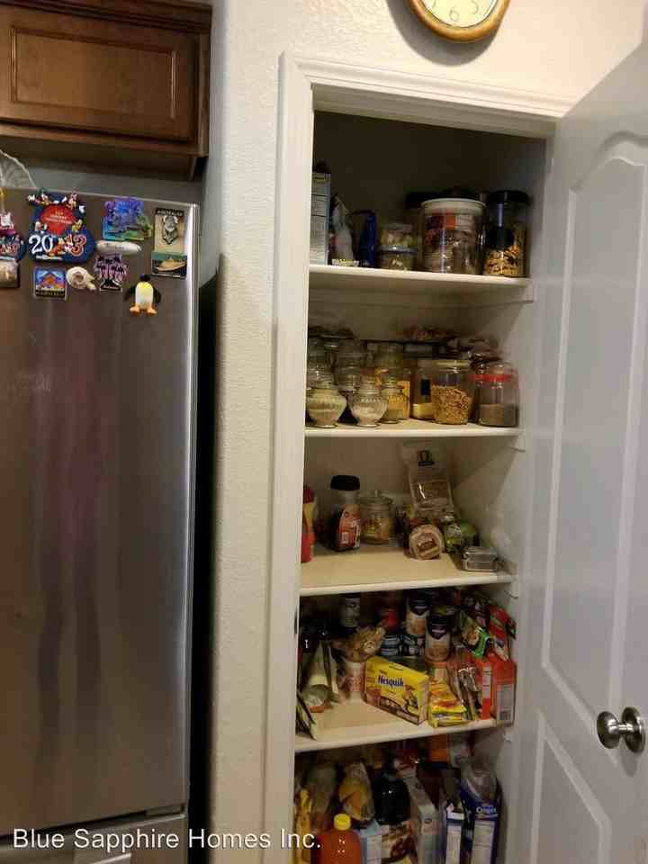 2153 Parkhurst St - Photo 3 of 24