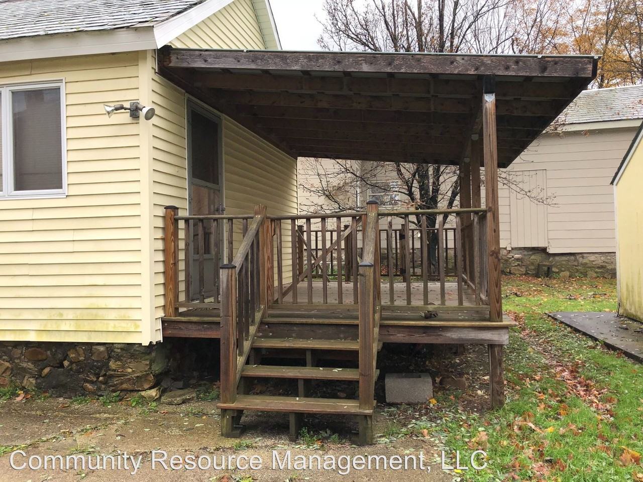 128 Webb St - Photo 2 of 24