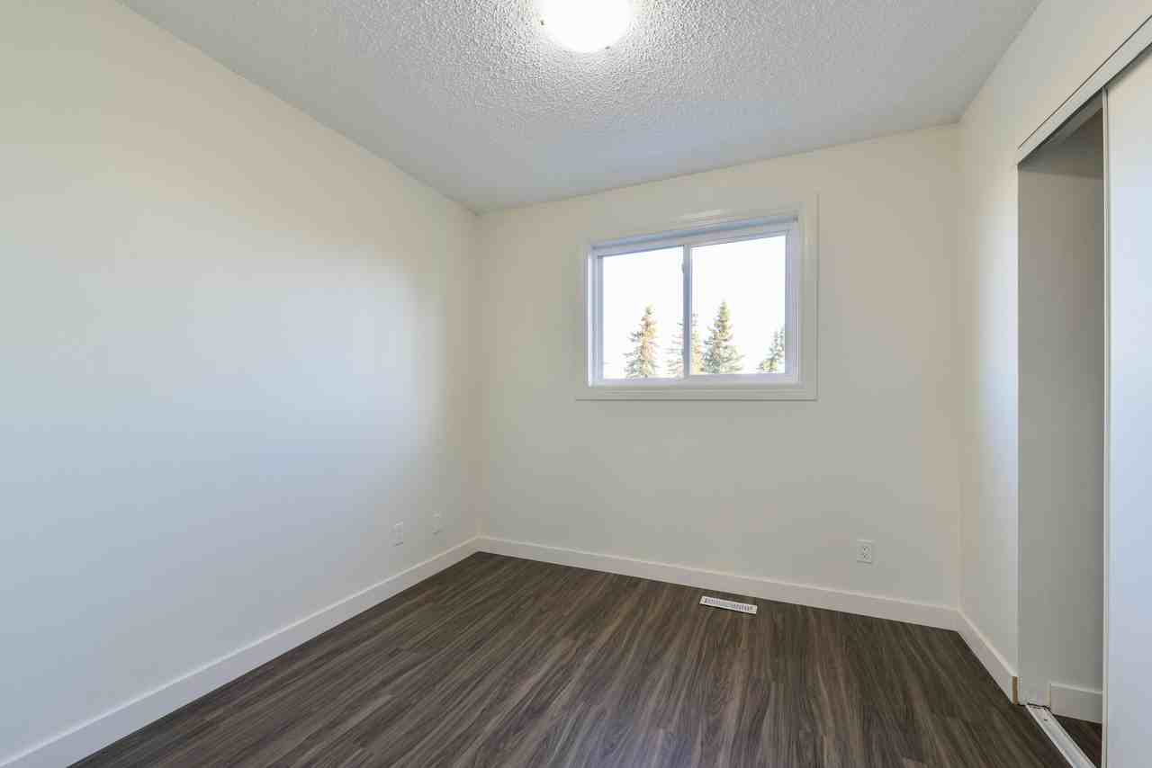 131 50 St NW - Photo 3 of 13