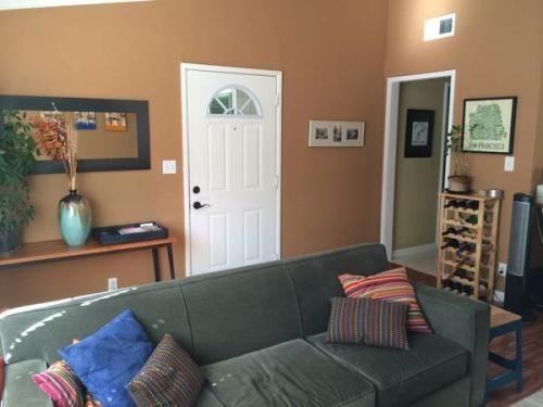 626 Burgoyne St - Photo 2 of 12