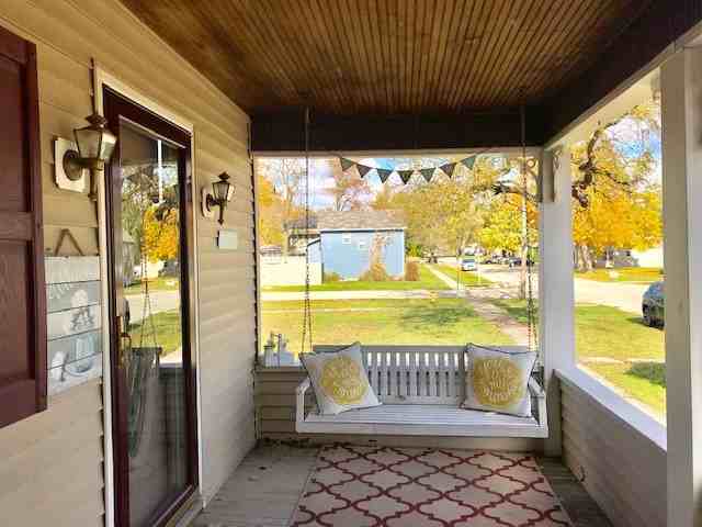 109 N Maple St - Photo 3 of 36