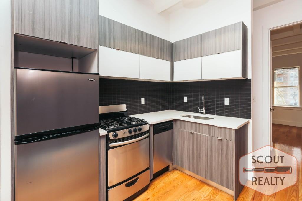 31 Montrose Avenue #3R