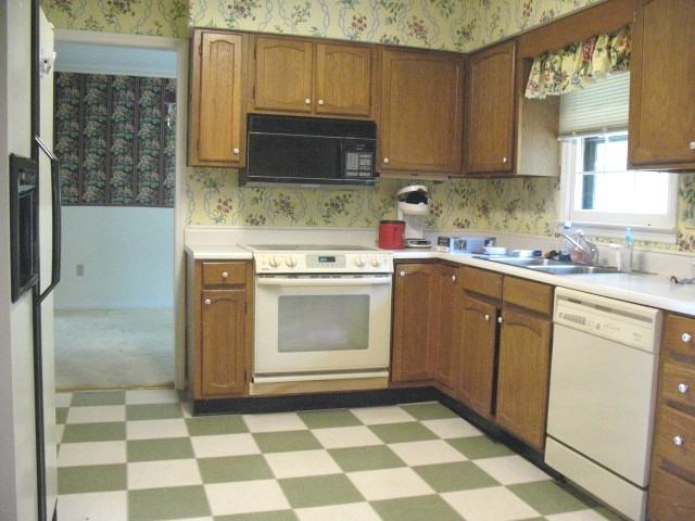 15 Gardenwood Ln - Photo 2 of 21