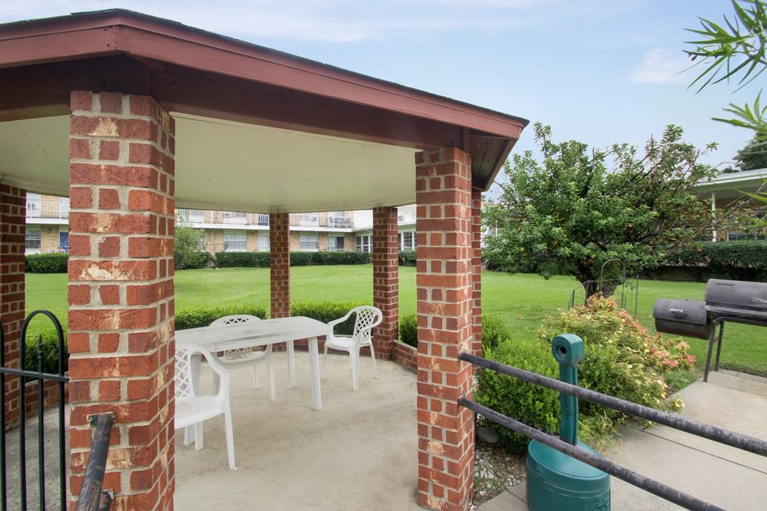 Forest Dale - Photo 4 of 41