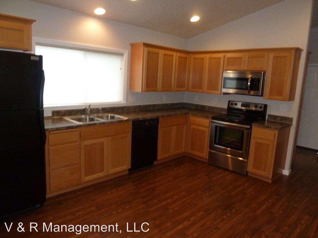 9491 70th Ave SE - Photo 2 of 6