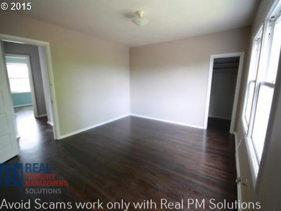 10845 SE Myrtle St - Photo 2 of 13