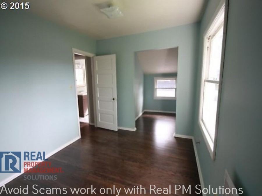 10845 SE Myrtle St - Photo 3 of 13